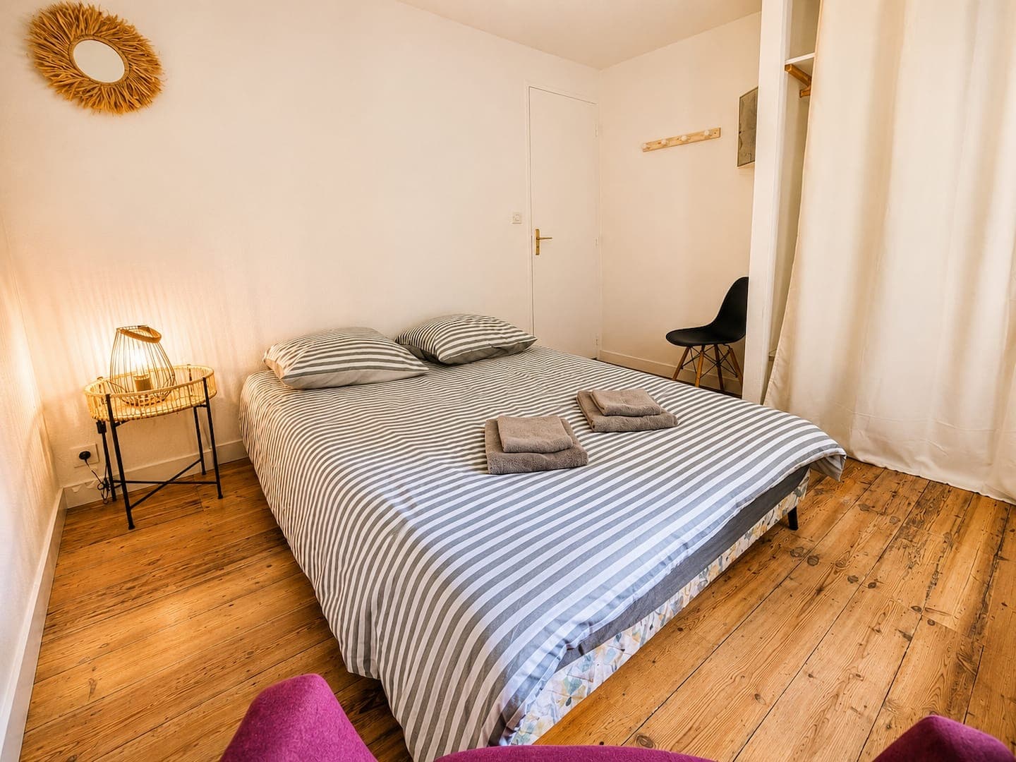 Chambre avec lit double