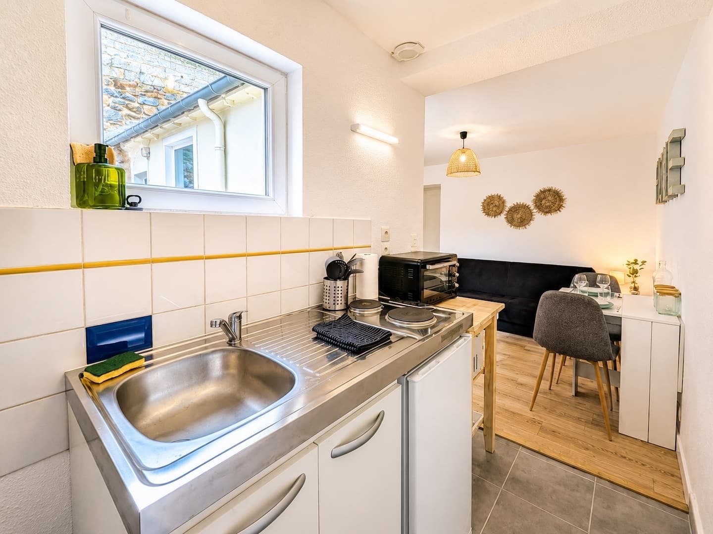 Kitchenette avec évier